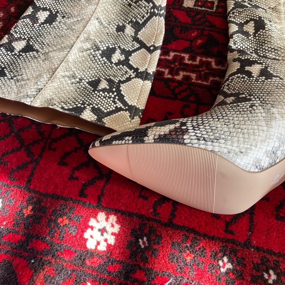 Steve Madden Python Print Heeled Boots 8 - Picture 3 of 3